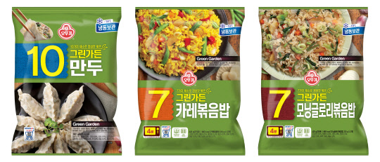 오뚜기가 채식 만두와 볶음밥을 출시했다. <오뚜기 제공>